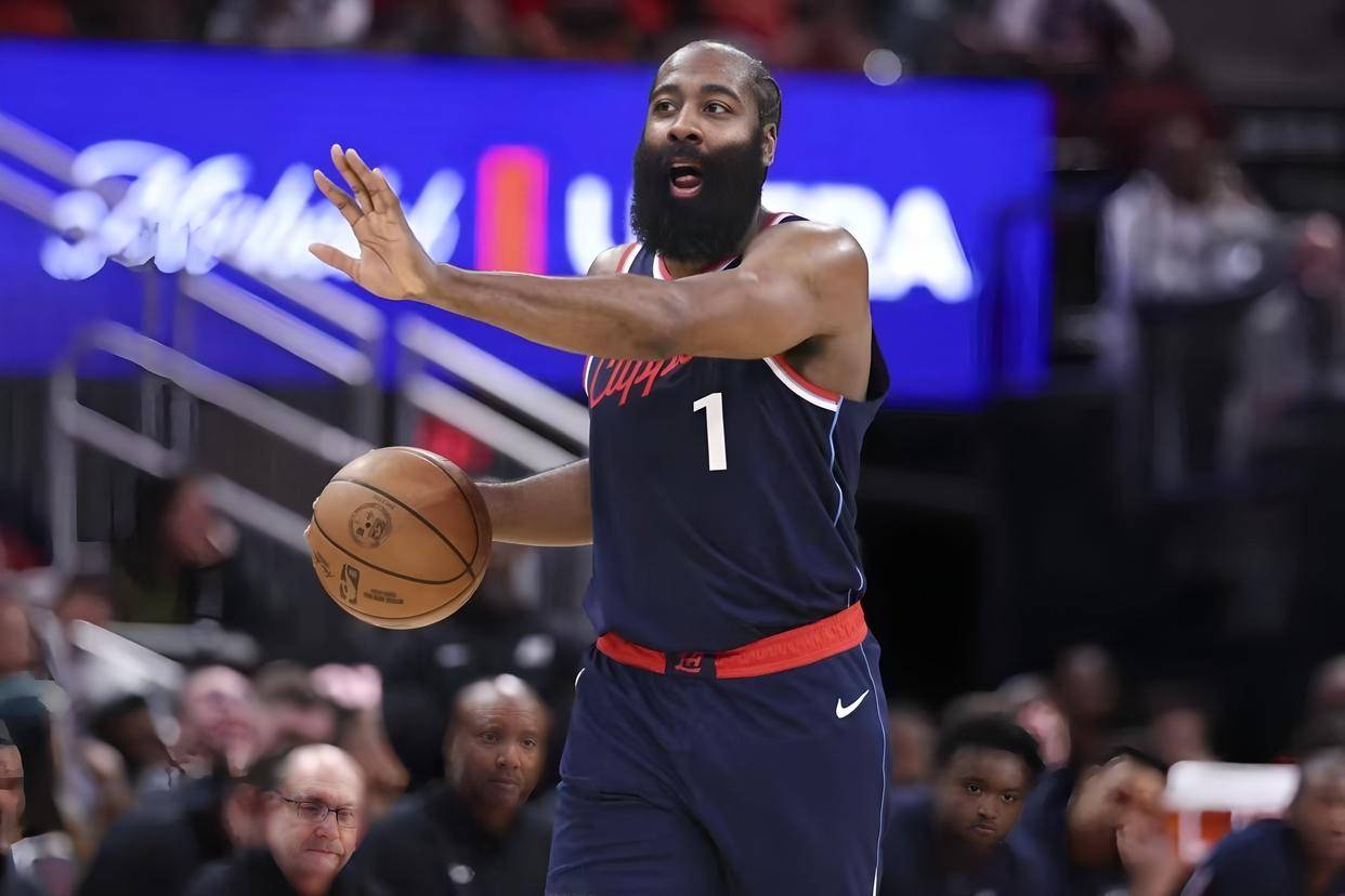 包含底特律活塞围绕NBA常规赛战术微调哈登关键时刻连败，勒沃库森围绕法国杯外线爆发瞬间刷屏的词条