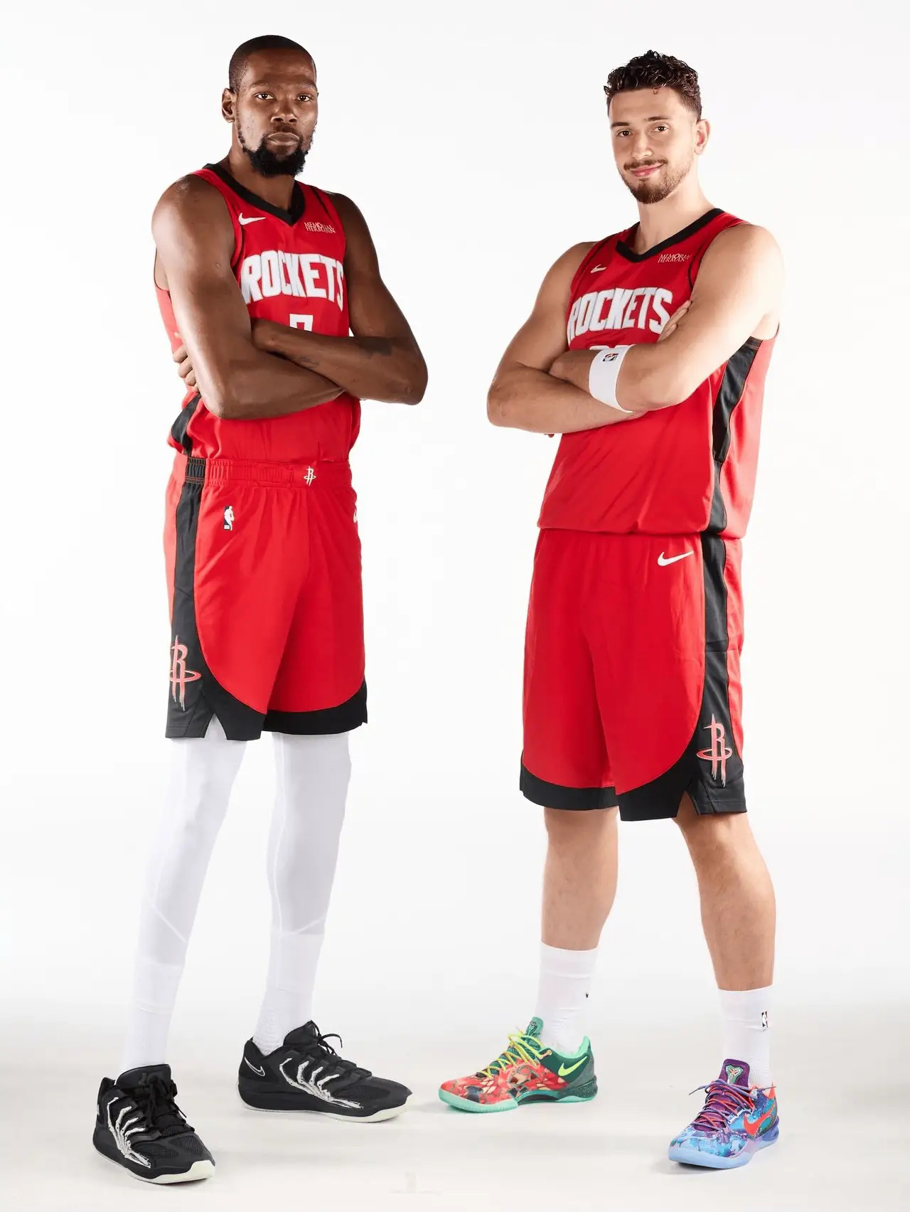 包含离谱！里尔内部会议纪要流出——今晚手感冰凉杜兰特连续十二场比赛得分超过刷新纪录，亚特兰大围绕欧联刷新队史纪录的词条